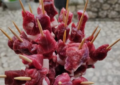 Arrosticini, campo imperatore, cosa mangiare sul Cammino del Gran Sasso