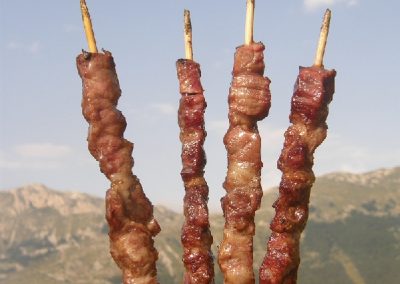 Arrosticini, campo imperatore, cosa mangiare sul Cammino del Gran Sasso